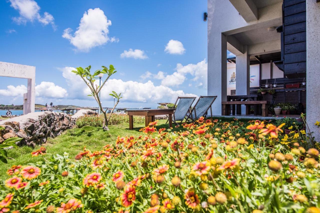Malibu Oceanview Homestay Magong Exterior foto